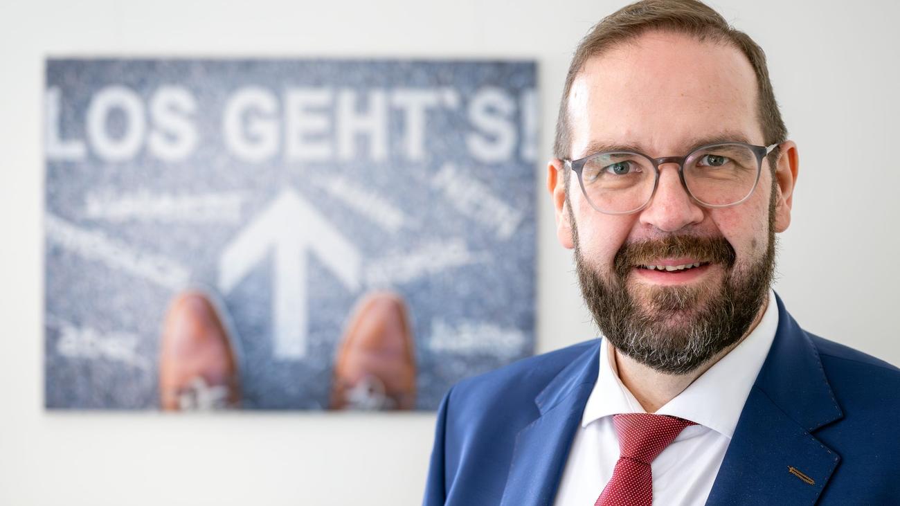Bildungsland 2035: Lehrermangel: Brandenburg sucht Rat mit Schulen und Eltern