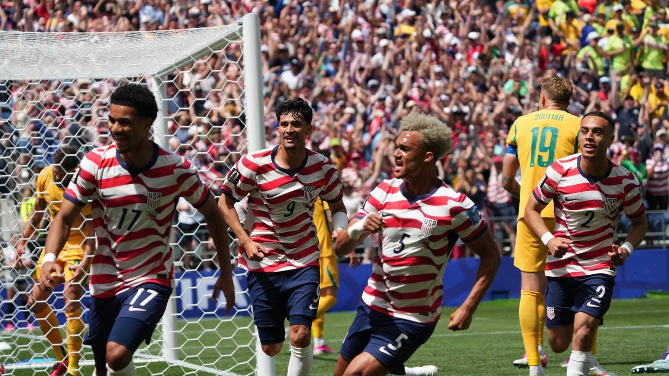 WM-Gastgeber kommt weiter: USA im Fußball-Fieber - Traumstart mit 2:0 über Australien