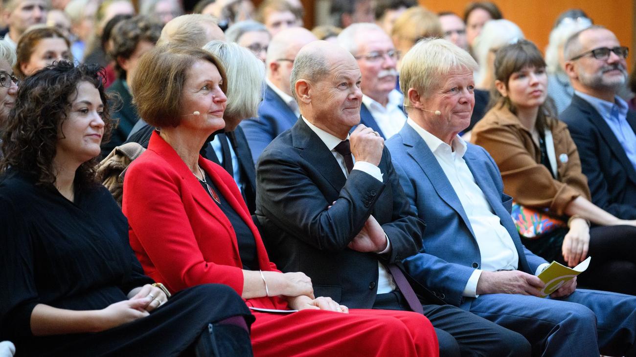 Kirche: Gunda Röstel zu Präsidentin der 29. Landessynode gewählt