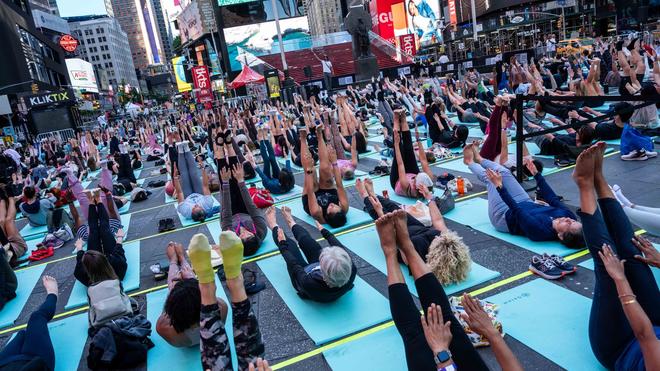 New York: Das Event fiel in diesem Jahr mit dem Internationalen Tag des Yogas zusammen.