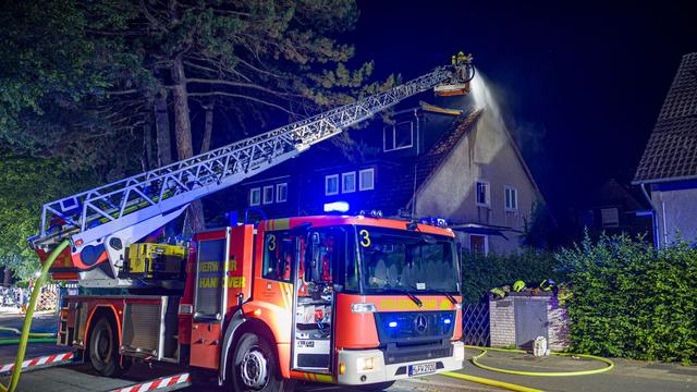 Brände: Wohnungsbrand in Hannover - Haus nach Feuer unbewohnbar