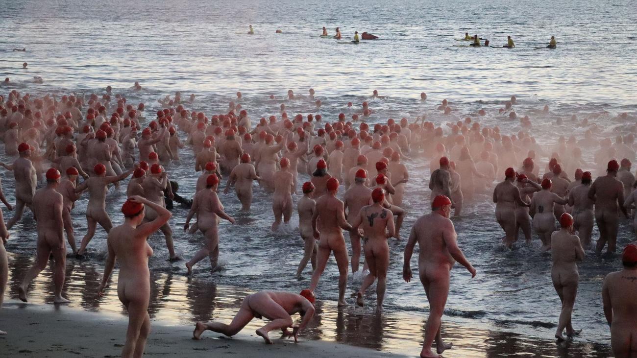 Kurioser Brauch auf Tasmanien: Hüllenlos in Hobart: 3.000 Nackte feiern Wintersonnenwende