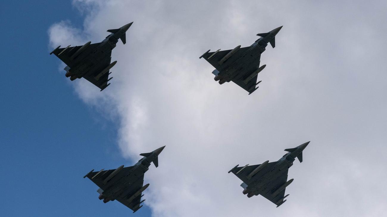 Unabhängigkeitstag der USA: Kampfjets aus den USA und Deutschland fliegen über Berlin