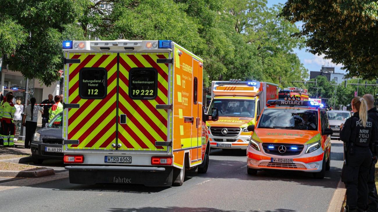 Tödlicher Sturz: Kleinkind stirbt nach Sturz aus Mehrfamilienhaus