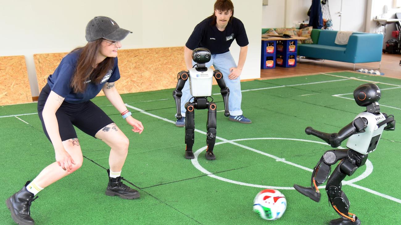 Roboterfußball: Schneller, stärker: Leipziger Robo-Kicker bereit für die WM