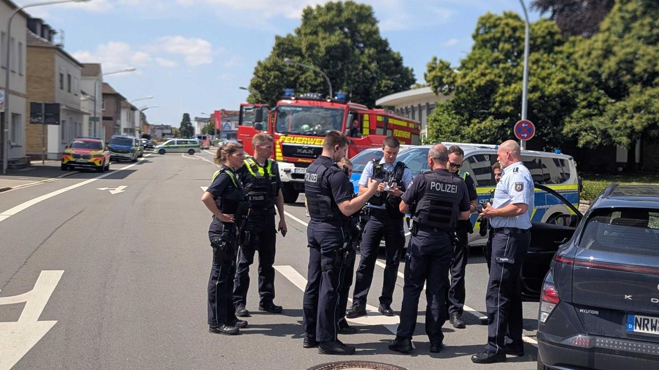 Einsatz am Rathaus: Großeinsatz am Rathaus von Lengerich in NRW