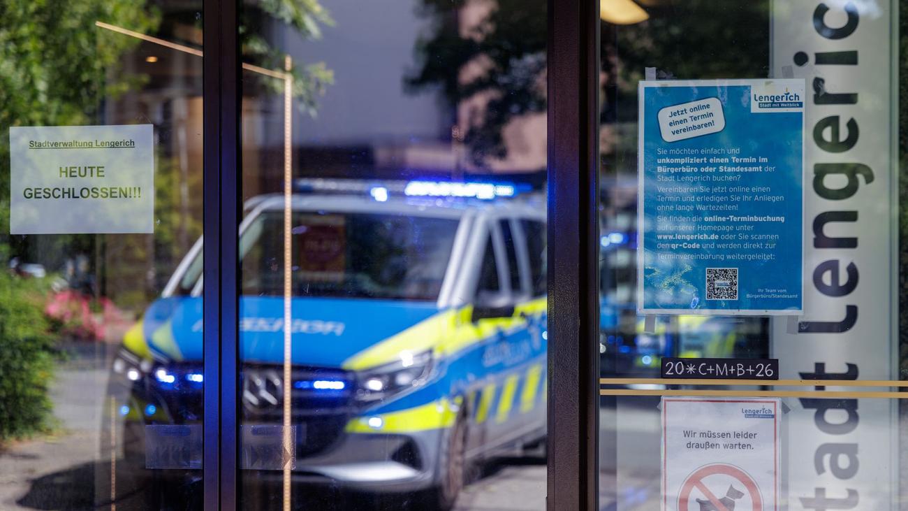 Einsatz bei Münster: Mann bringt Rathaus-Mitarbeiter in seine Gewalt