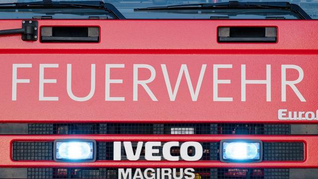 Brand: Drei Fahrzeuge von Flammen zerstört
