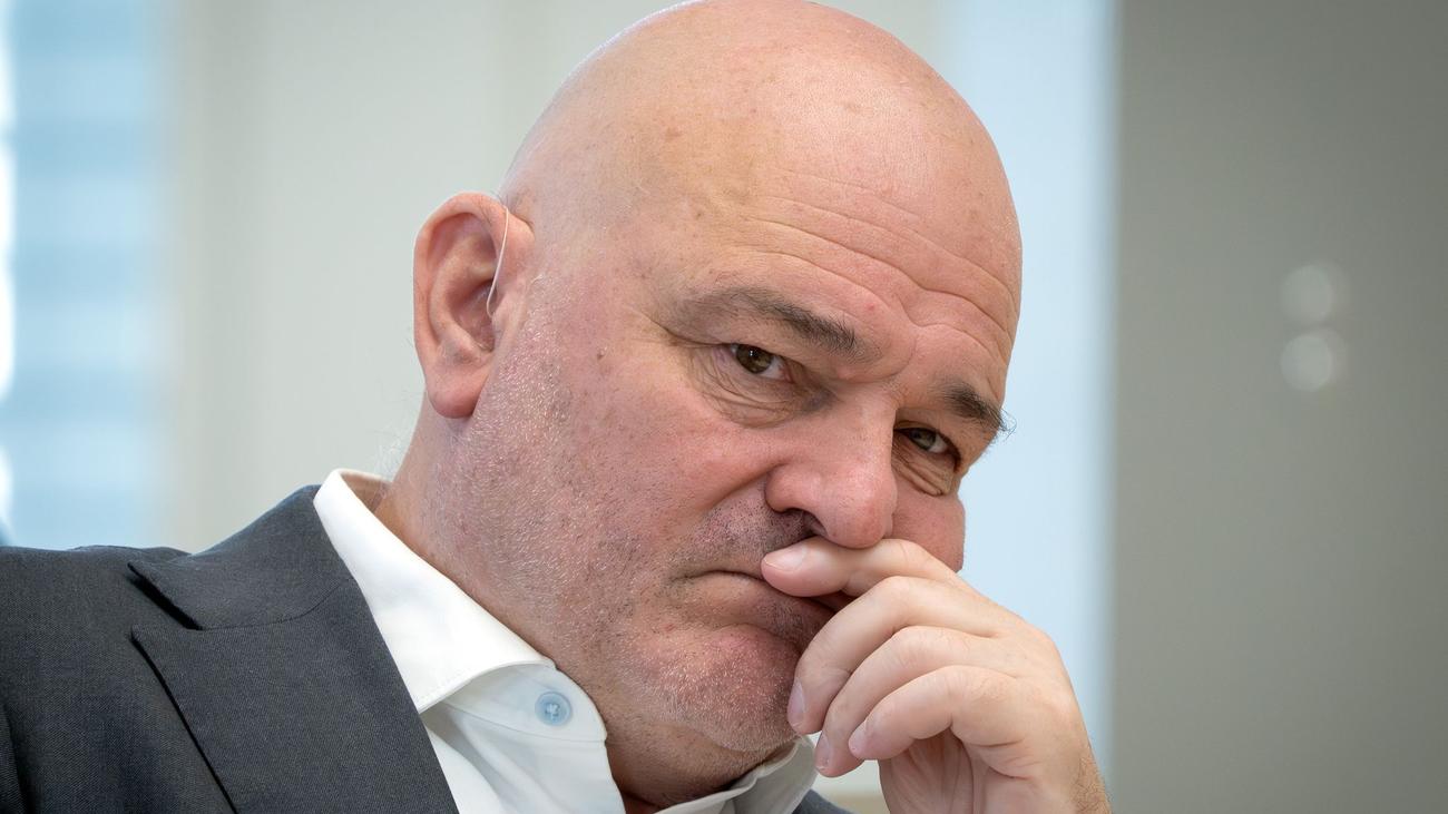 Bundesweite Auswirkungen: Funkstörung: Verkehrsminister fordert von Bahn Aufklärung