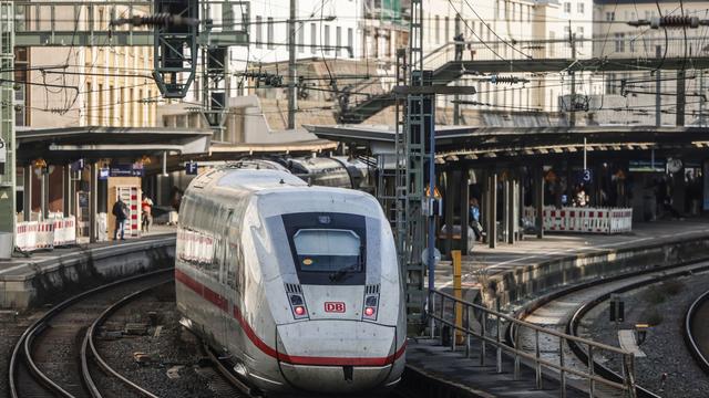 Bahnverkehr: Handgranate legt Bahnstrecke in Wuppertal lahm