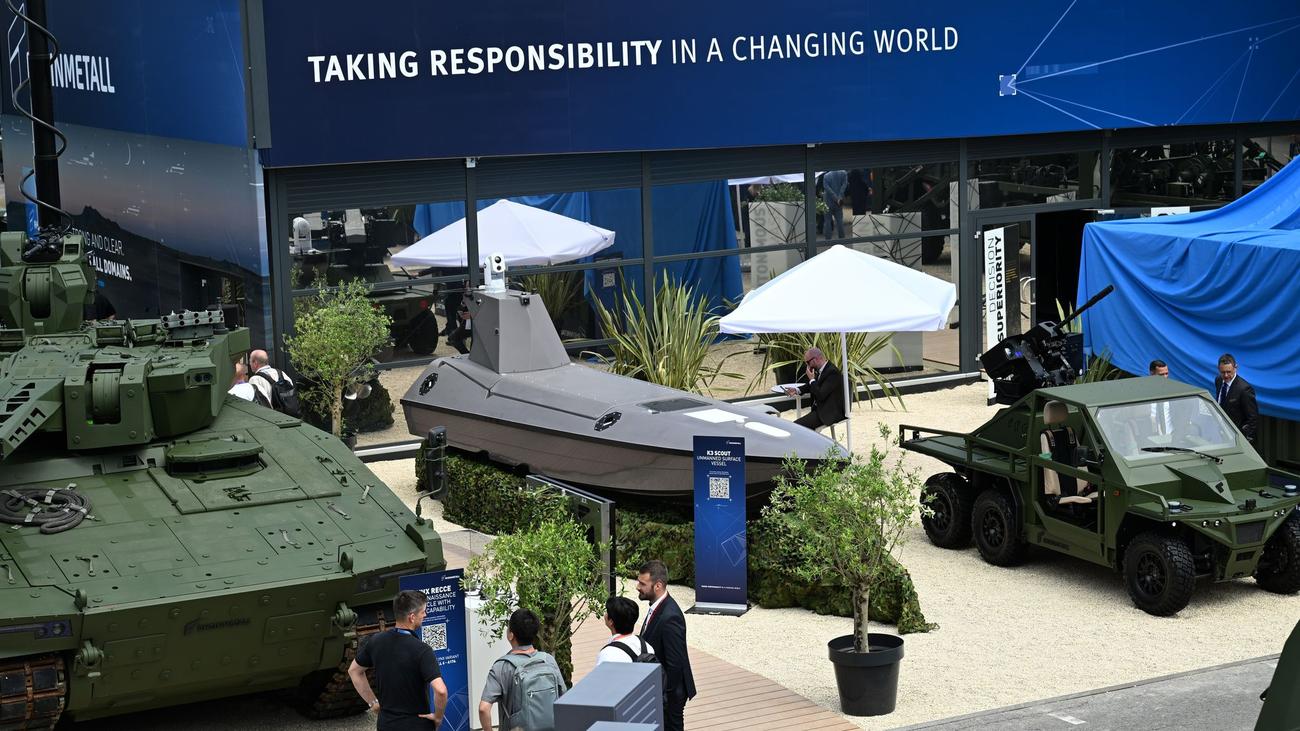 Waffenfirma: Rheinmetall-Aktienkurs hat sich in Dreivierteljahr halbiert