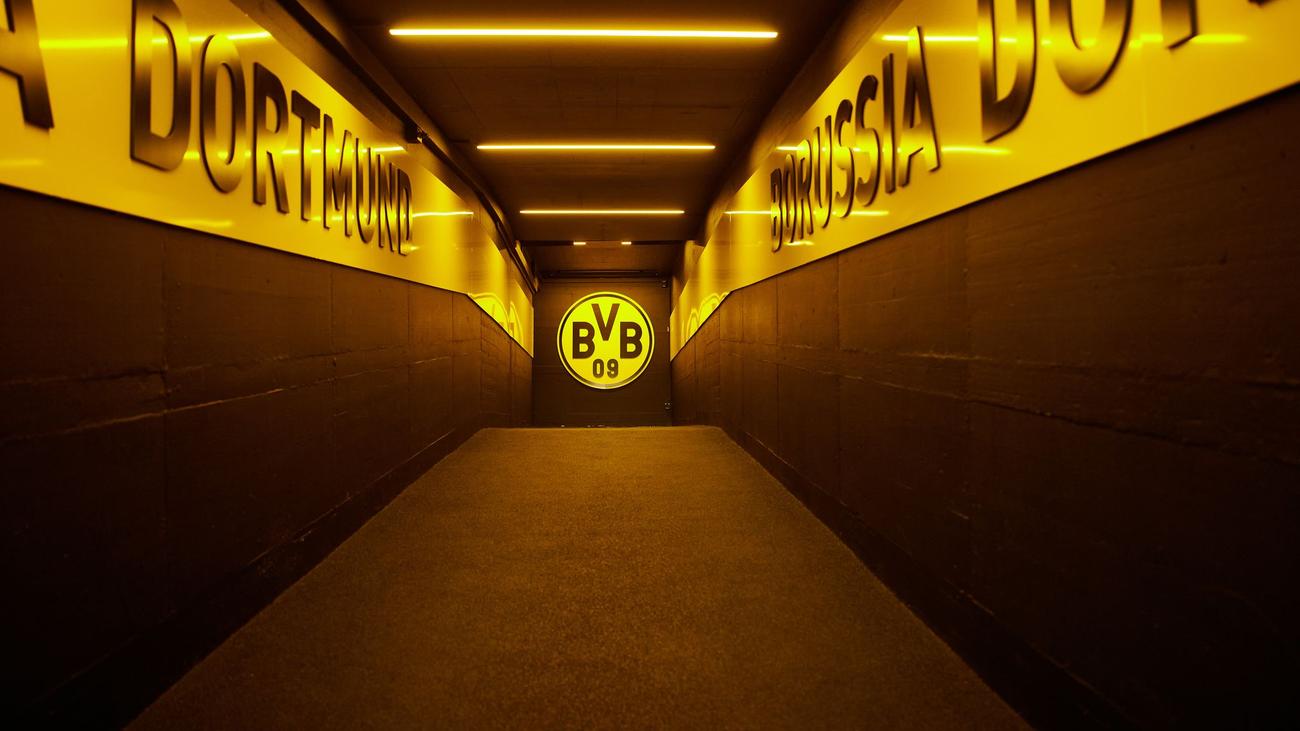 Fußball-Bundesliga: Borussia Dortmund holt nach Book auch Blacha aus Elversberg