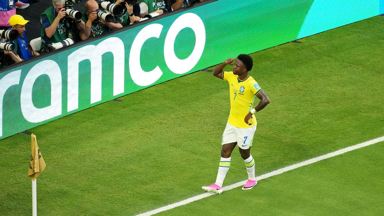 Entscheidungen in der Vorrunde: Das war die WM-Nacht: Brasilien tanzt, Südafrika feiert