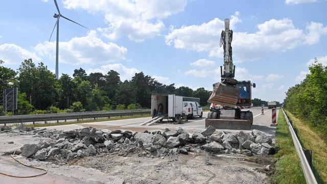 Wetter: Fahrbahnschäden: A2 zwischen Ziesar und Wollin gesperrt