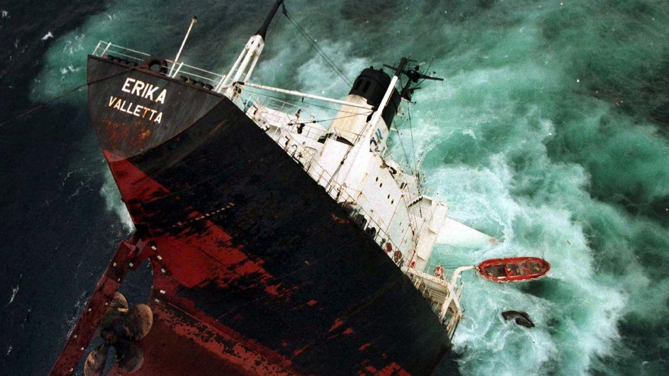 Vor Frankreichs Küste: Nach Havarie der «Erika» 1999 - Marine stopft Risse am Wrack