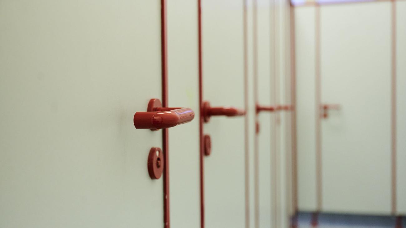 Verschmutzte Schulklos: Schultoiletten in Hessen: Vandalismus bleibt Dauerproblem
