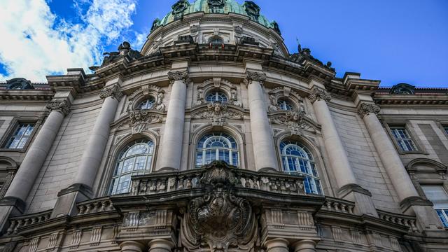 Verkürzte Erreichbarkeiten: Verkürzte Sprechzeiten - Stadtverwaltung nimmt hitzefrei