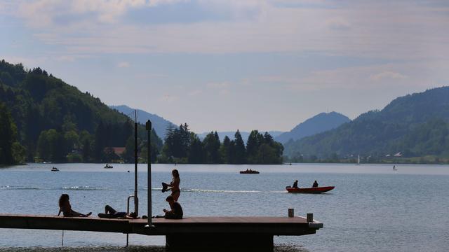 Notfälle: 85-Jähriger stirbt beim Schwimmen im großen Alpsee