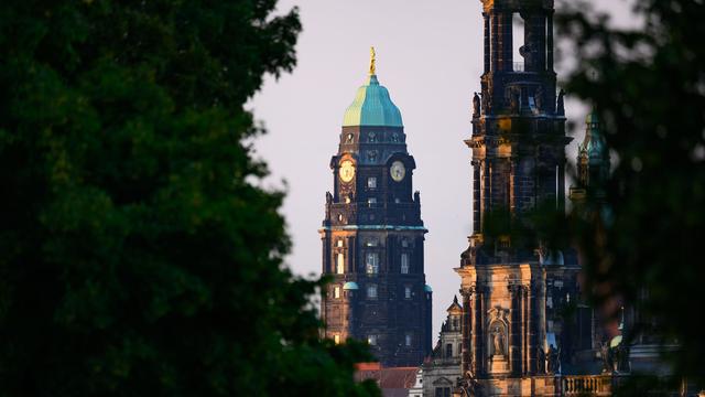 Stadtrat: Dresden beschließt Einsparungen - Haushaltssperre beendet