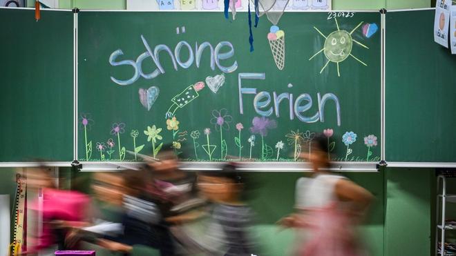Sommerferien: Sechs Wochen lang gibt es keinen Unterricht. (Archivbild)