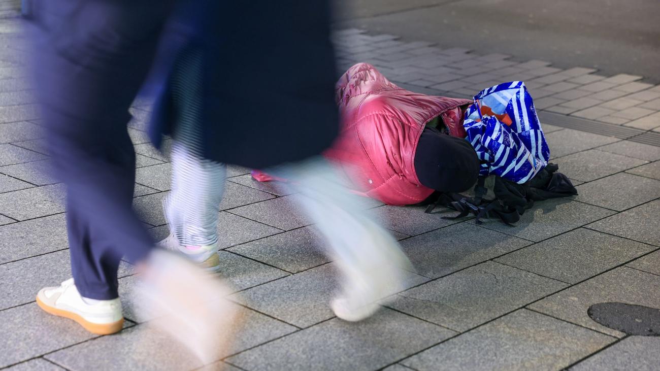 Soziales: Hitze birgt Gefahren für Obdachlose - Wo finden sie Hilfe?