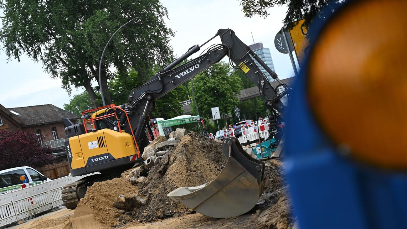 Infrastruktur: Nach Wasserrohrbruch in Harburg - Reparatur bis Ende Juli