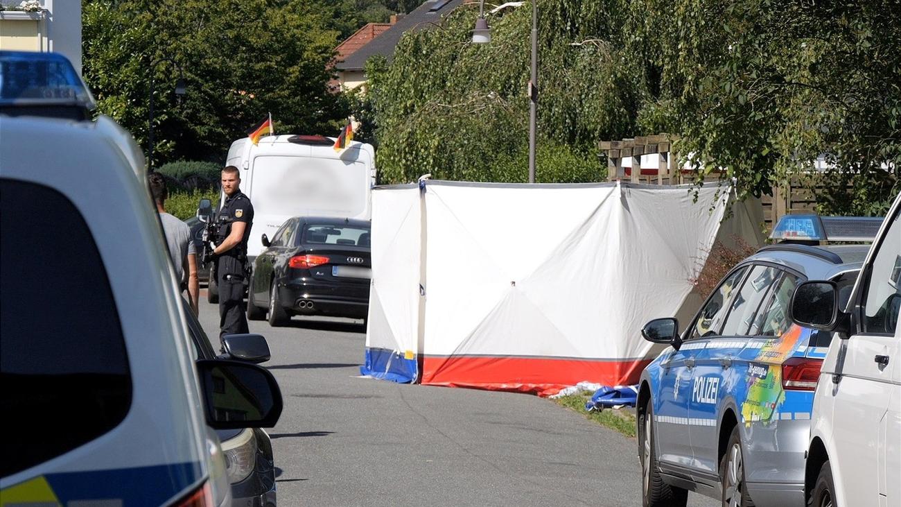 Kriminalität: Bluttat in Bremen - Zwei Leichen, ein Täter auf der Flucht