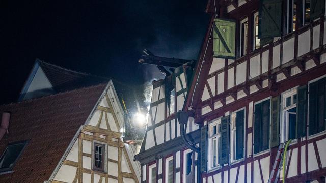 Keine Verletzten: Feuer zerstört Häuser in Altstadt – Millionenschaden