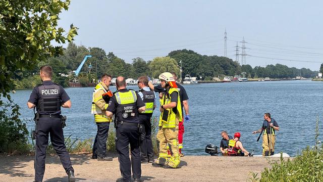Feuerwehr im Einsatz: Kind am Rhein-Herne-Kanal untergegangen - Suche läuft