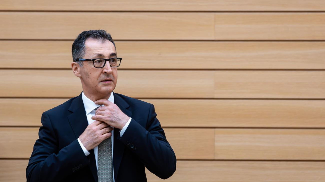 Ministerpräsident: Özdemir: Stapel Krawatten von Kretschmann geschenkt bekommen