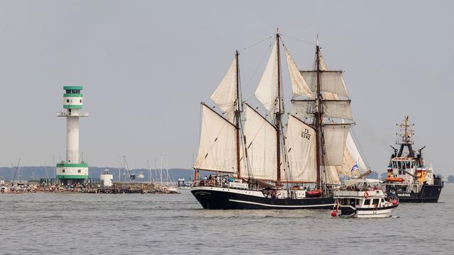 Kieler Woche: Rund 185.000 Menschen beobachten Windjammerparade in Kiel