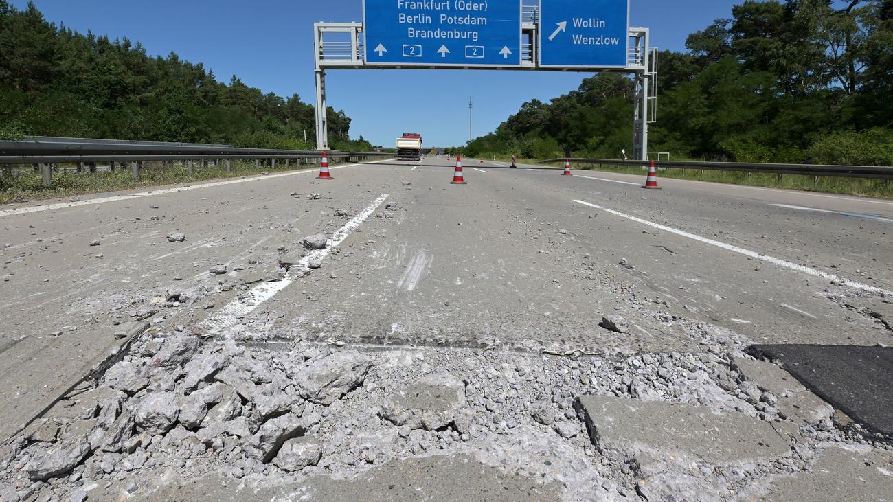 Straßenbelag weich: Straßenschäden wegen Hitze: Meistereien kontrollieren