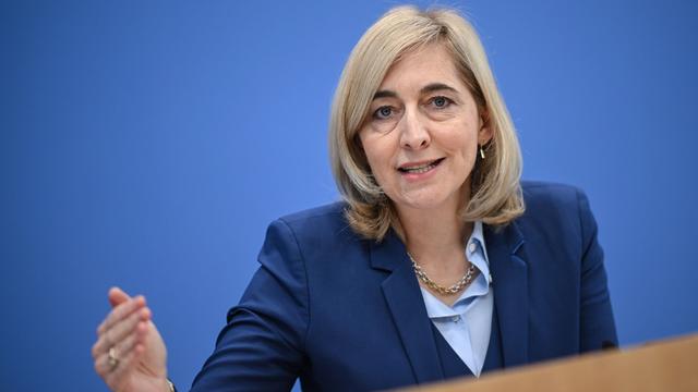 Reformdebatte: Warken: Pflegeversicherung ist «Sanierungsfall mit Ansage»