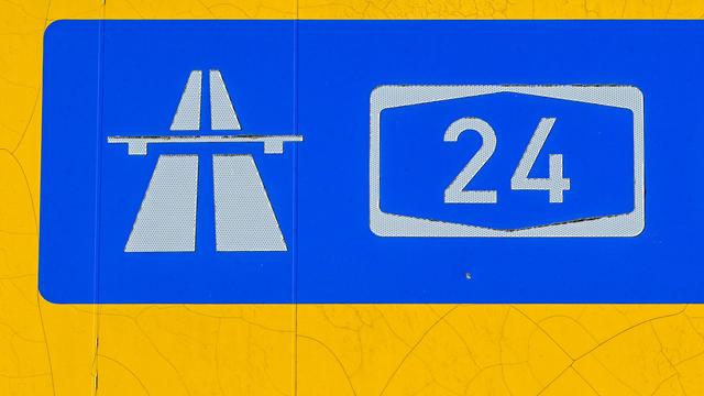 Staugefahr: Brückenbauarbeiten auf A24 - Nur eine Spur je Richtung frei