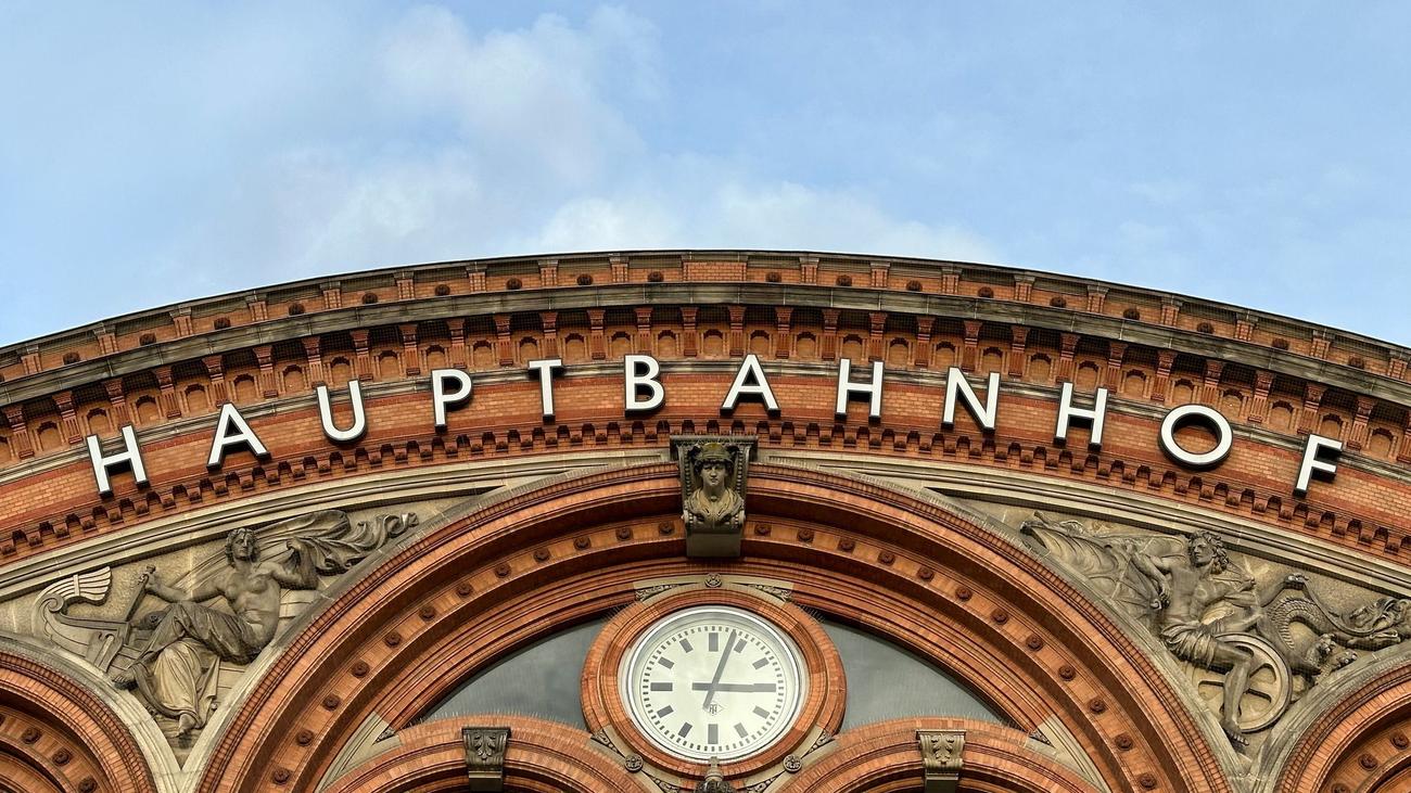 Unerlaubte Filmaufnahmen: 50-Jähriger soll Frauen unter den Rock gefilmt haben