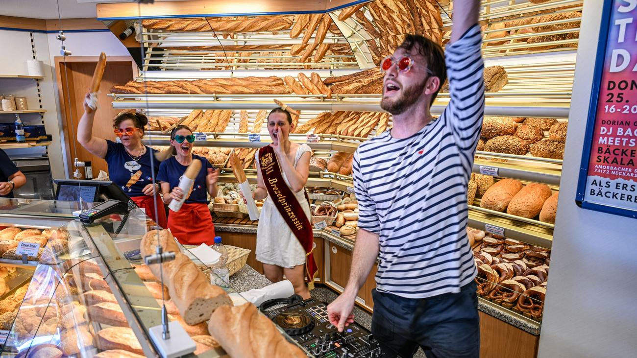 Mit DJ-Pult und Baguette: DJ Baguette bringt Bäckerei im Südwesten zum Tanzen