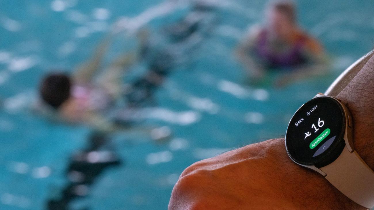 Sicherheit im Schwimmbad: Hightech gegen Ertrinken: KI unterstützt Bademeister