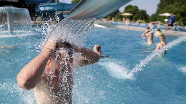 Belästigung im Freibad: Polizei greift im Freibad nach Übergriffen ein