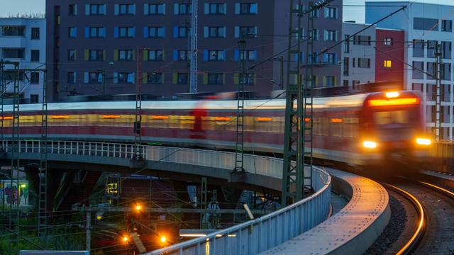 Frankfurt S-Bahn Services Disrupted by Track Damage and Technical Faults