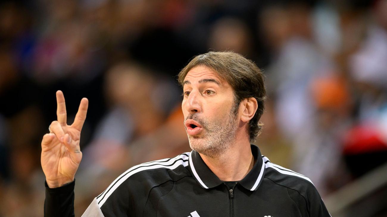 Basketball WM-Qualifikation: Basketball-Nationaltrainer Mumbru muss «Chemie aufbauen»