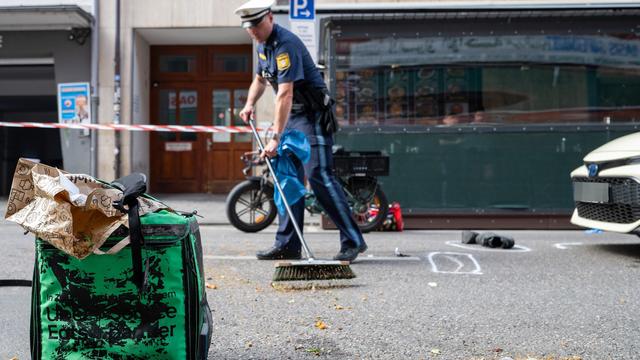 Beamte ermitteln: Taxifahrer soll Radler nach Streit angefahren haben