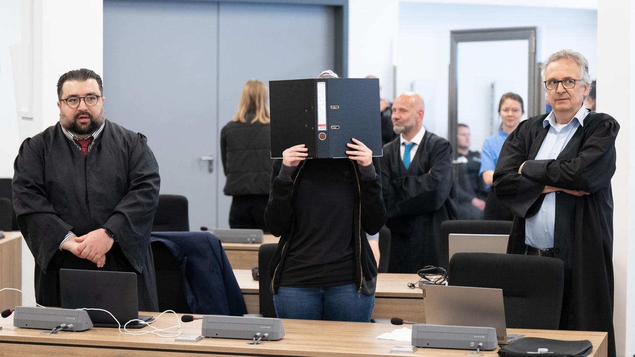 Zwangsmaßnahmen angedroht: Prozess um Antifa-Ost: Lina E. verweigert Aussage als Zeugin