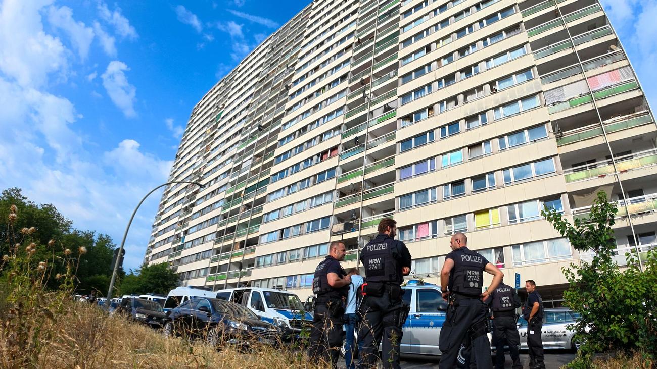 Duisburg: Stadt führt Meldekontrollen am «Weißen Riesen» durch