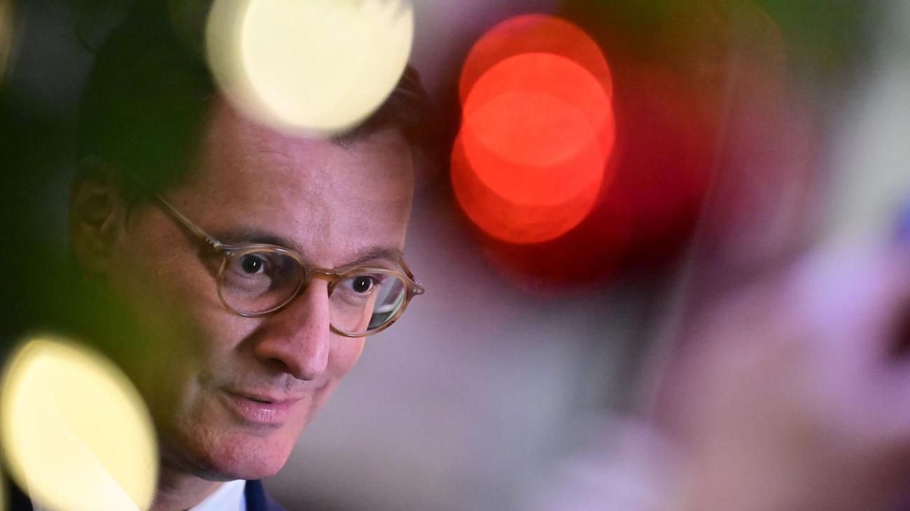 Kritik: Zehntausende Euro für Fotos von Ministerinnen und Ministern