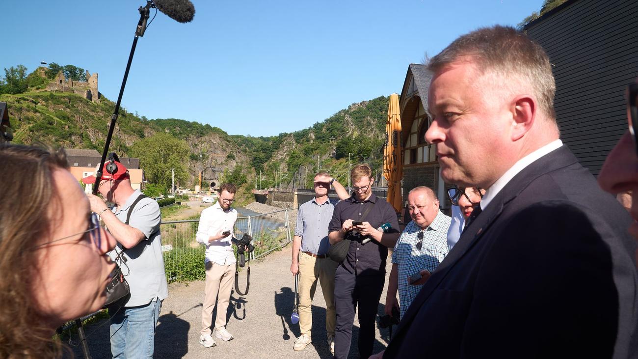 Jahrestag Ministerpräsident: Entschuldigt sich Schnieder für die Flutkatastrophe 2021?