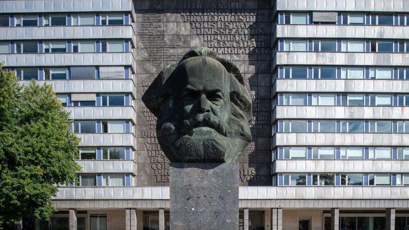 Wahrzeichen: Geheimnisse im Inneren: Chemnitzer Marx-Kopf wird geöffnet