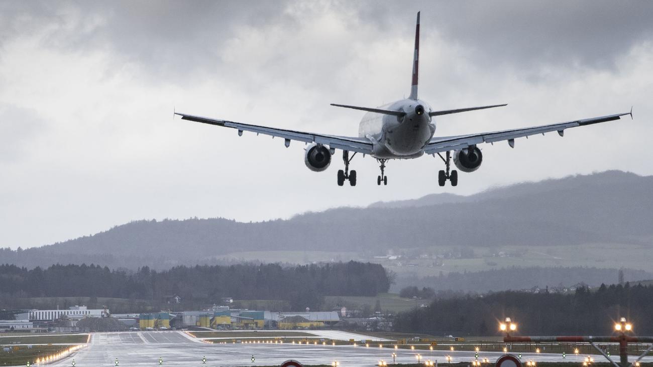 Gewitter: Gewitter in Zürich: Maschinen auch nach Stuttgart umgeleitet