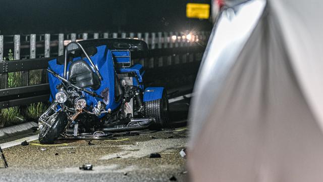 Unfall im Ostalbkreis: Nach Aquaplaning? Zwei Menschen sterben auf B29