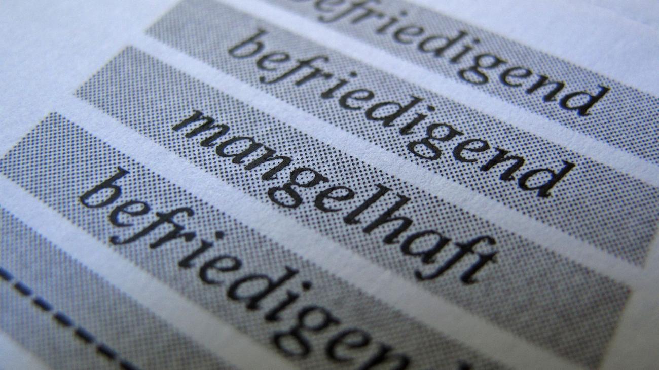 Kinder- und Jugendtelefon: Reden hilft bei Zeugnissorgen - Nummer gegen Kummer
