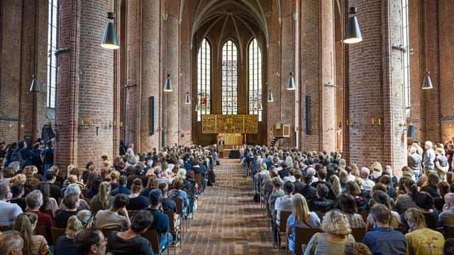Gewalttat mit sechs Toten: Trauer nach Tat in Stade – «Ein Schutzort wurde zum Tatort»